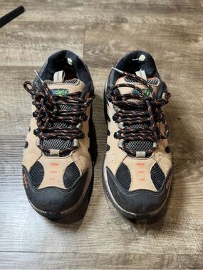 Women's GDEFY Radius Hiking Shoes Size US 8